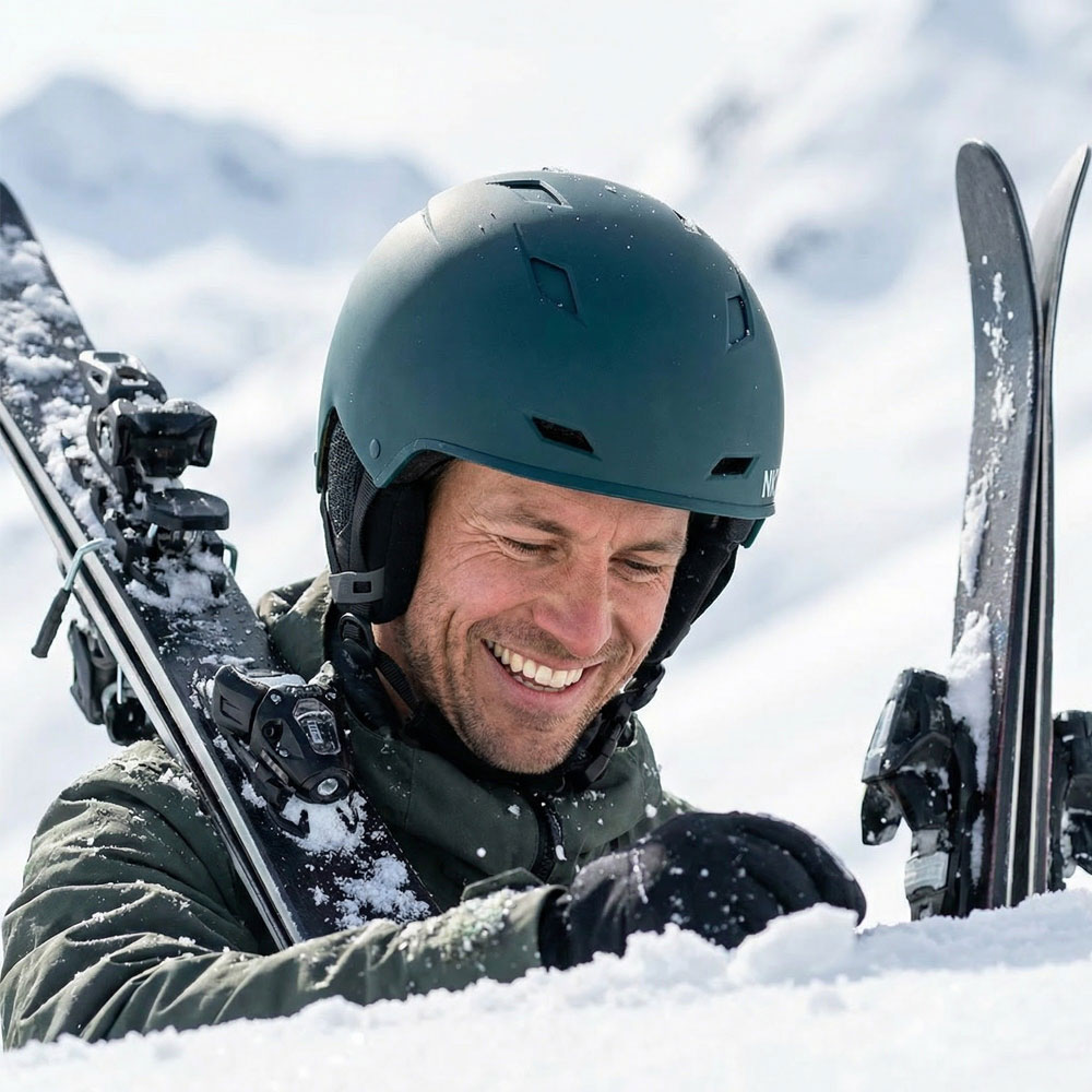 NKX Nomad Schneehelm