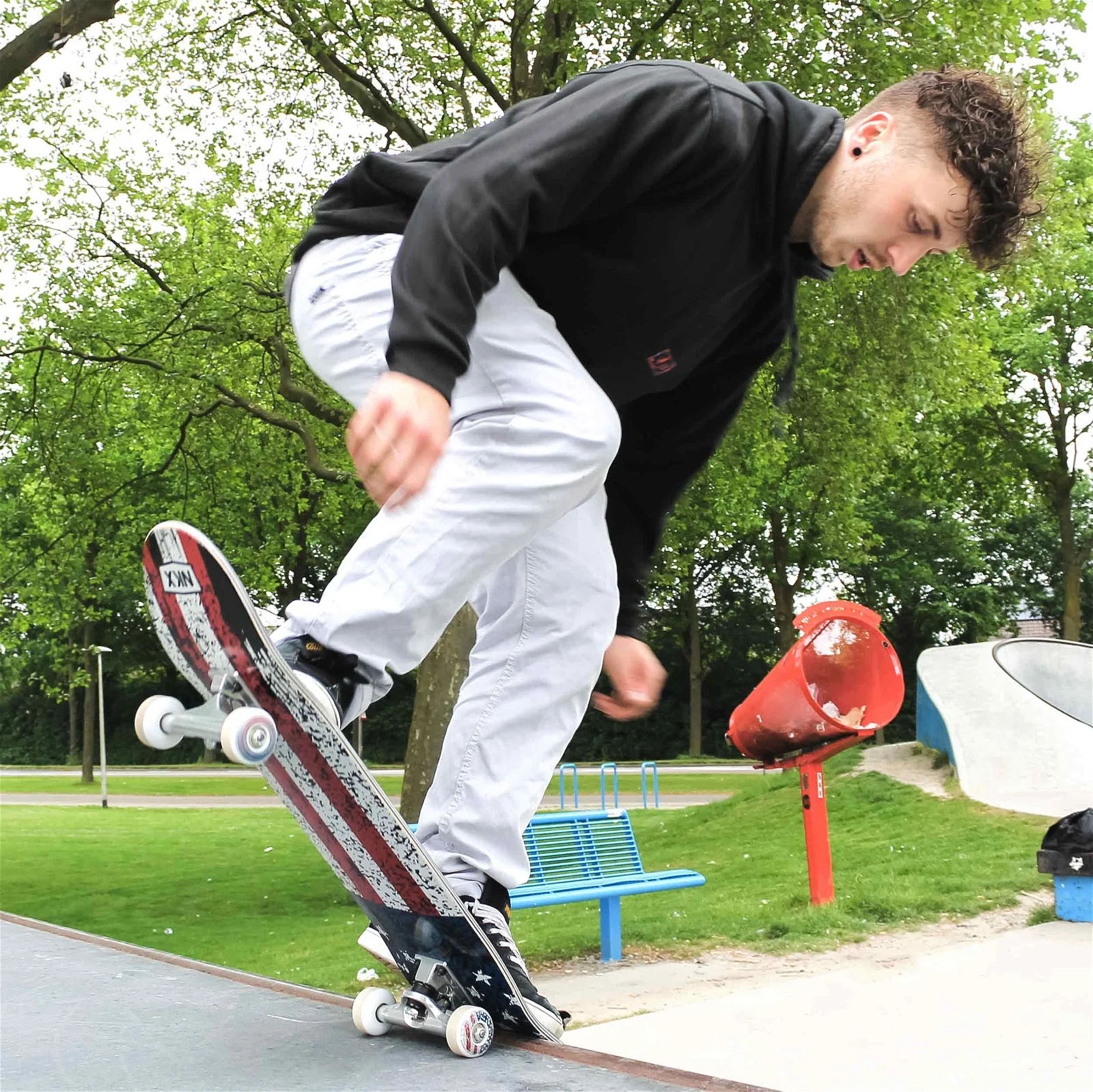 NKX Skateboard 8,25