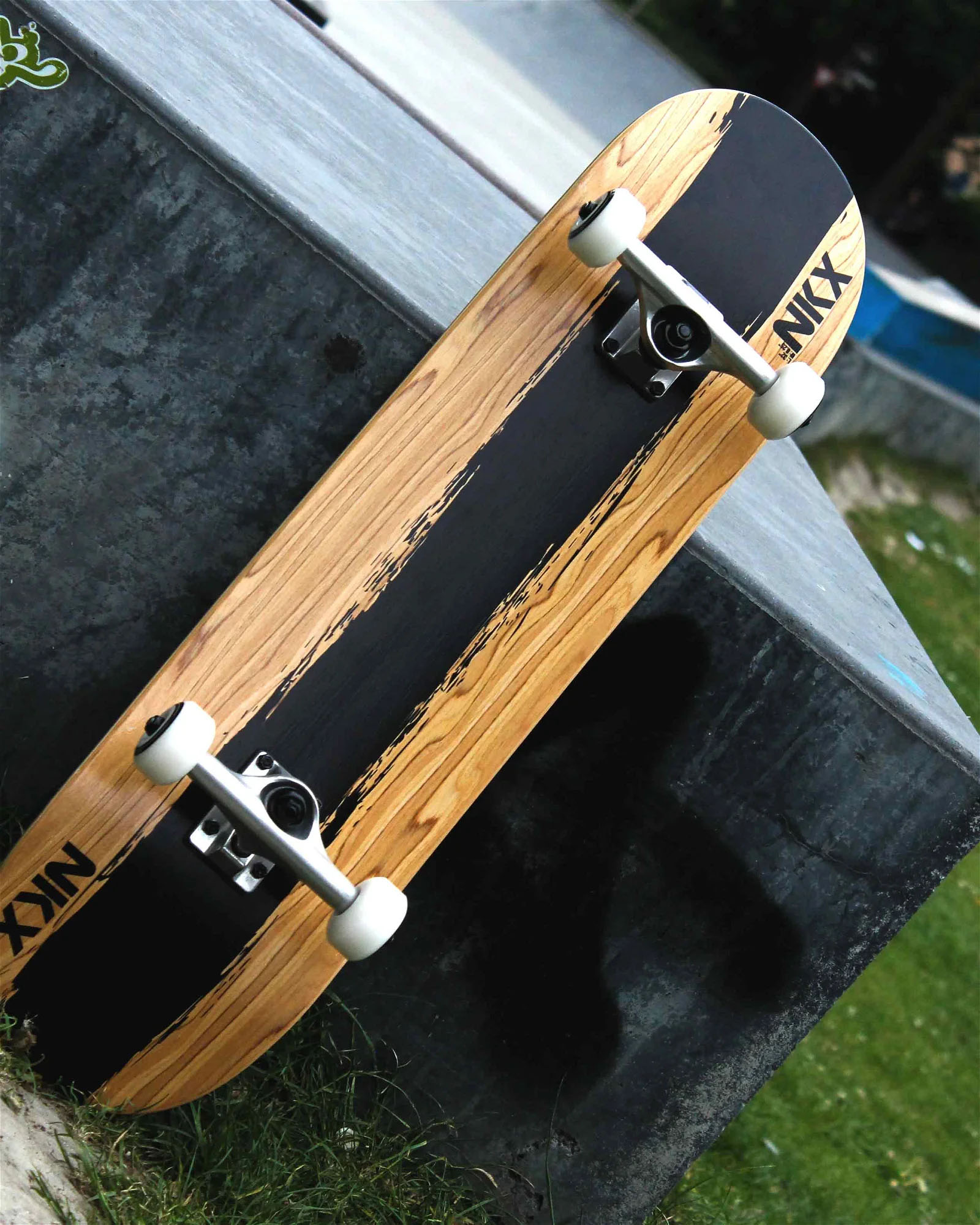 NKX Skateboard 8,25