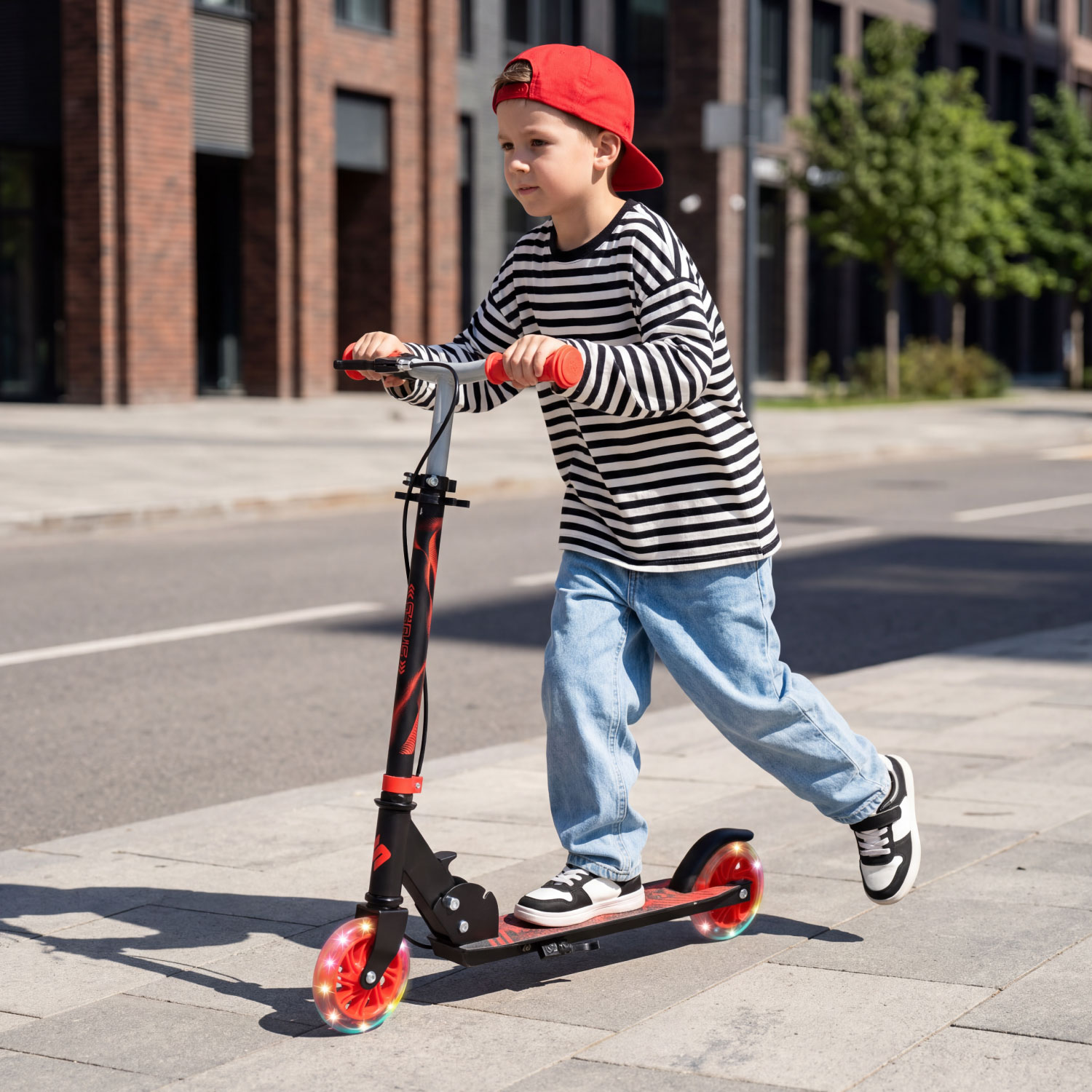 Story Play Kinderroller mit Handbremse und LED-Rädern